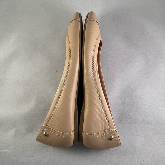 Coach leather/patent leather tan ballet flats size 7 - Picture 2 of 6